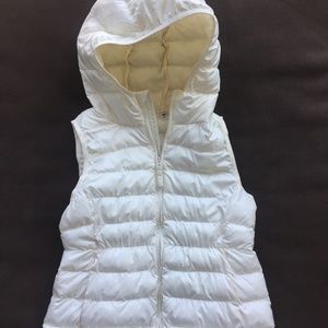 Uniqlo White Hooded Puffer Vest for Kids